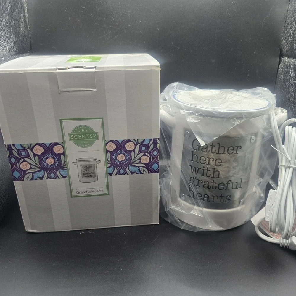 Scentsy Grateful Hearts Farmhouse‎ Full-Size Wax Warmer NEW